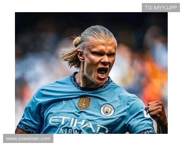 哈兰德打卡 Drake 演唱会：30 首神曲燃爆曼城，挪威神锋晒自拍直言 “该补觉了”